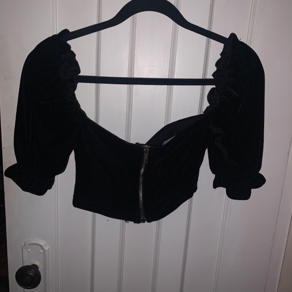 Black Crop Top - Picture 3 of 6